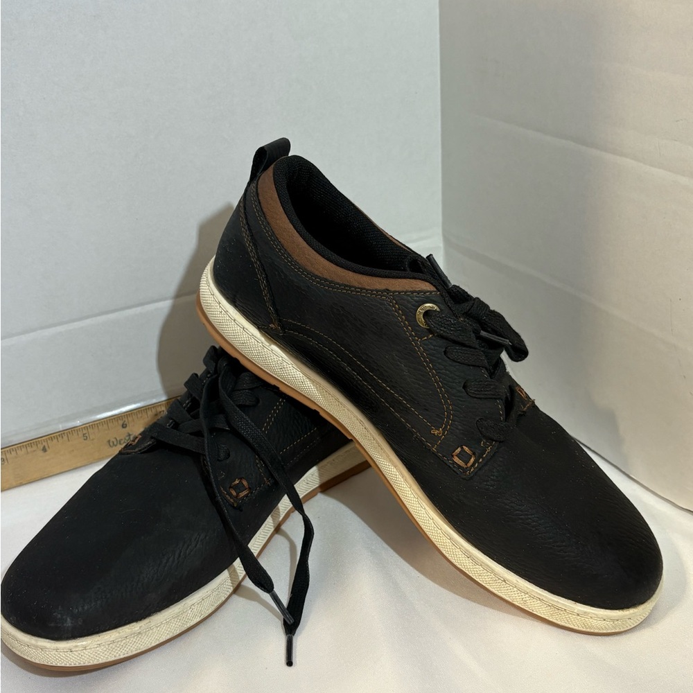 Levi’s leather comfort shoes men’s black size 9 dressy tennis shoe
